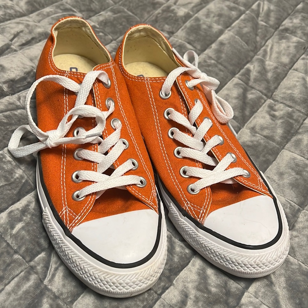 New-ish w/o tags burnt orange Converse All-Star sneakers.